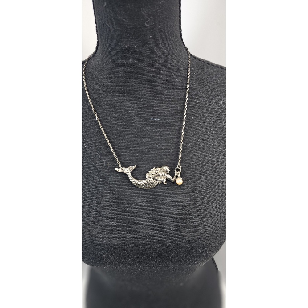Vantel Pearls Mermaid Necklace Oyster Pearl Silver Tone Pendant Ocean